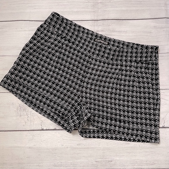 Express shorts - Picture 1 of 10